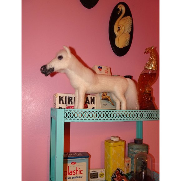 Needle Felting White Horse hand made - Picture 7 of 10
